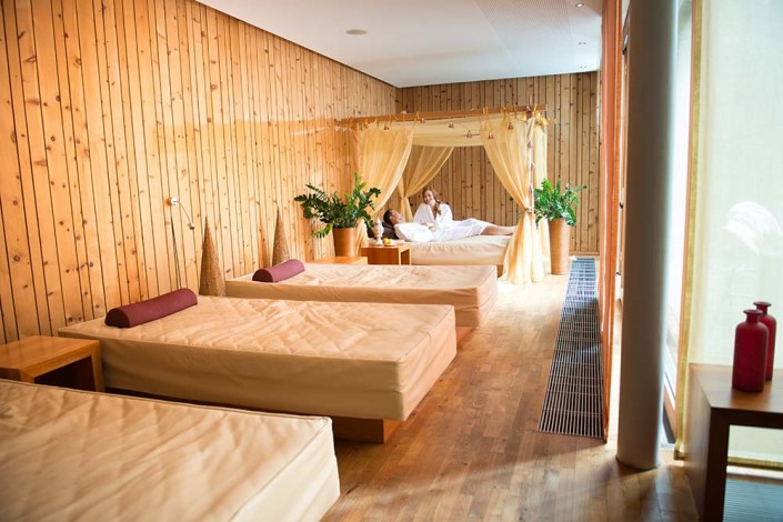 Wellness area waterbeds